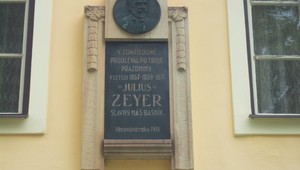 Pamětní deska Julius Zeyer
